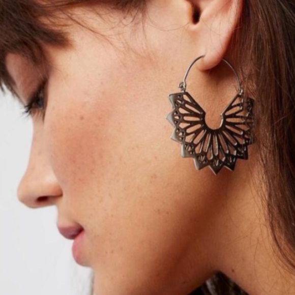 Jewelry - Ethnic Gypsy Half-Spiral Silver Boho Earrings